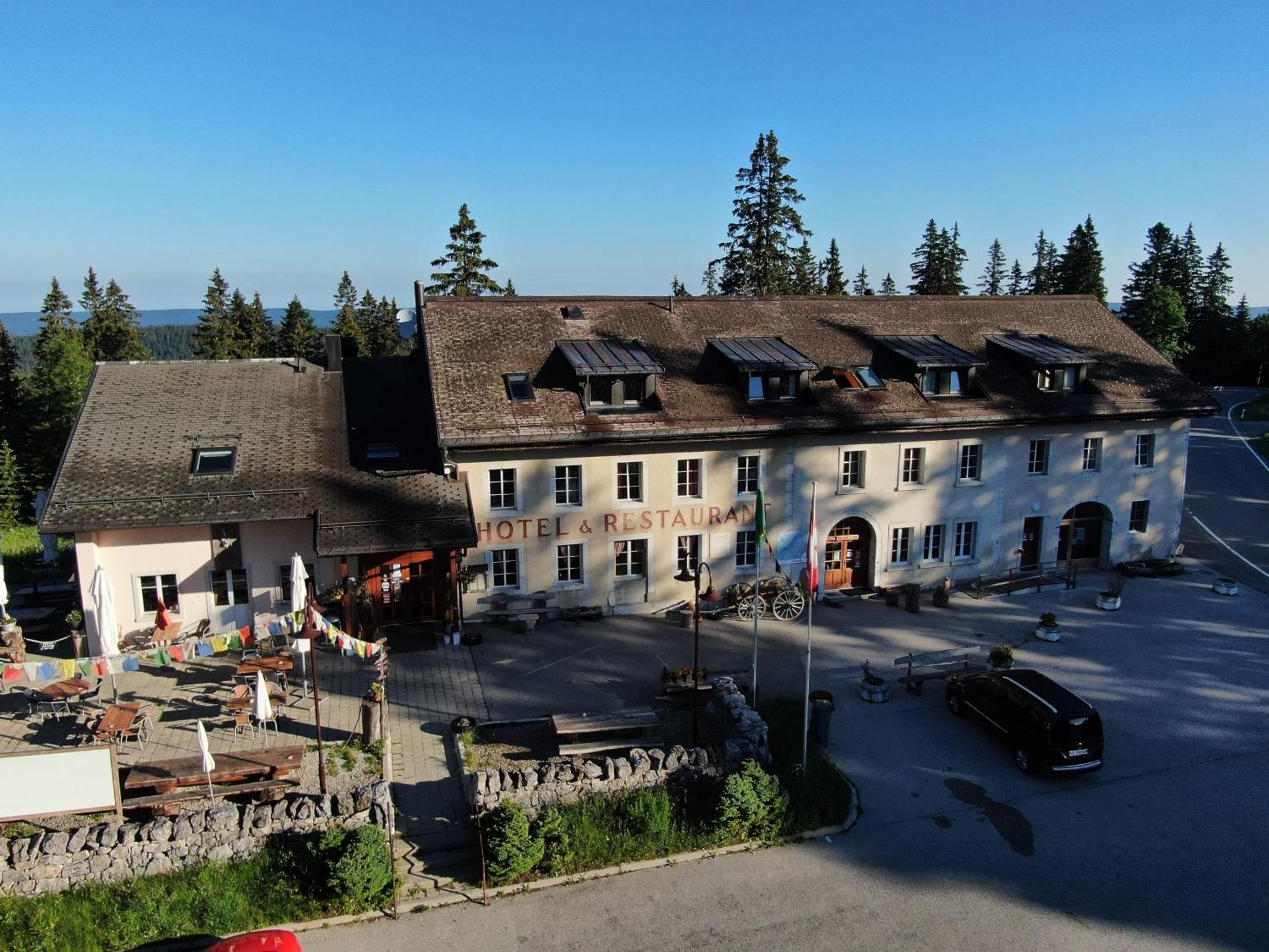 Hotel Restaurant Du Marchairuz Le Brassus Exterior foto